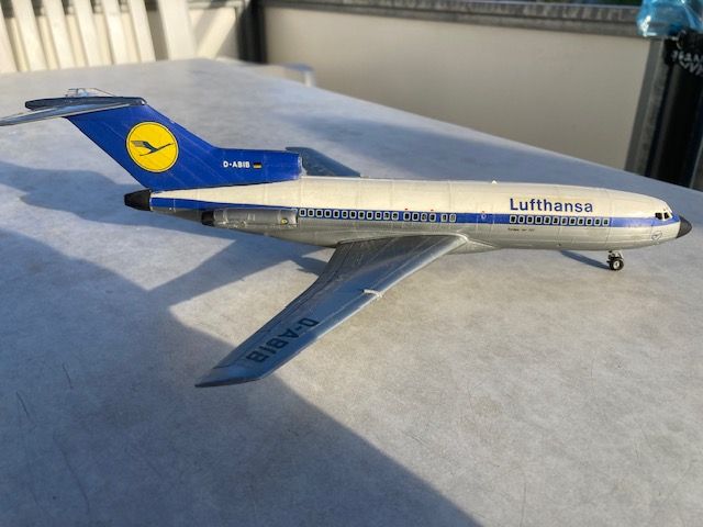 Lufthansa Boeing 727 Europa Jet Flugzeugmodell in München