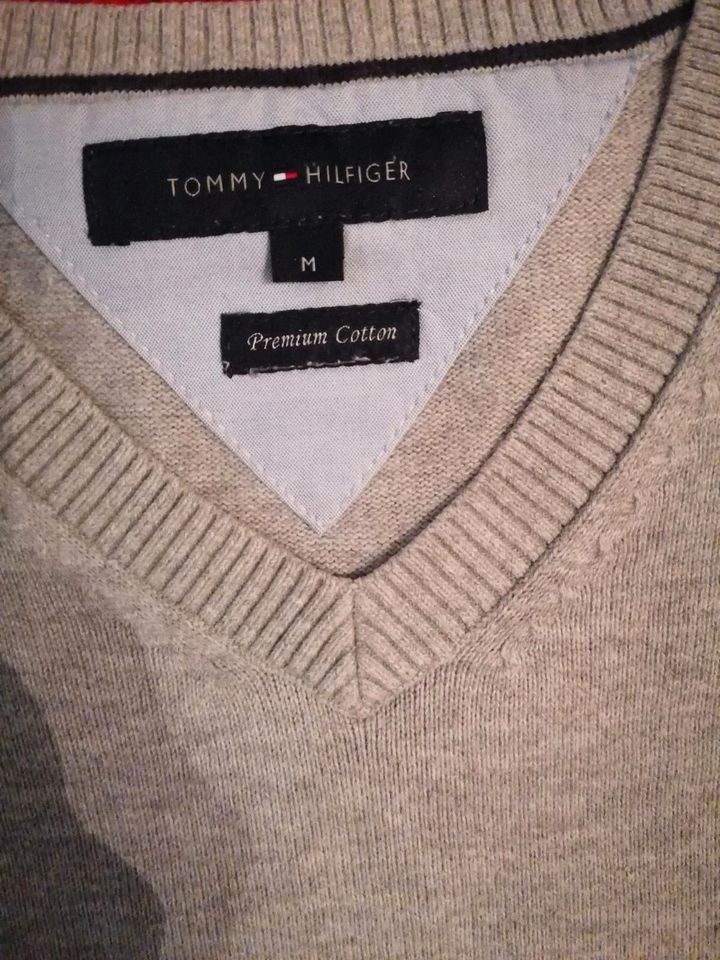 Herren Pulli V-Ausschnitt Stretch von Tommy Hilfinger Gr. M in Lauingen a.d. Donau