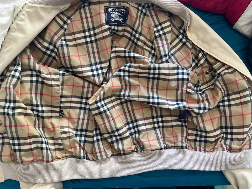 Burberry Jacke in Flensburg