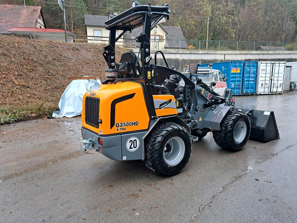 G2500 HD Xtra Giant Radlader Hoflader Kompaktlader in Horb am Neckar