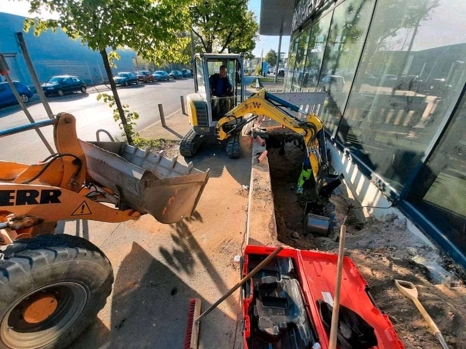 Baggerfahrer Garten und Landschaftsbau Abriss Grabenfräse in Berlin