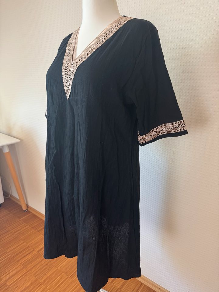 NEU Shein Kleid Minikleid schwarz Gr. 42/44 Stickerei in Gießen