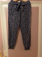 Lindex Gr. 122 Hose Blumen Gummibund dünn Schleswig-Holstein - Lübeck Vorschau