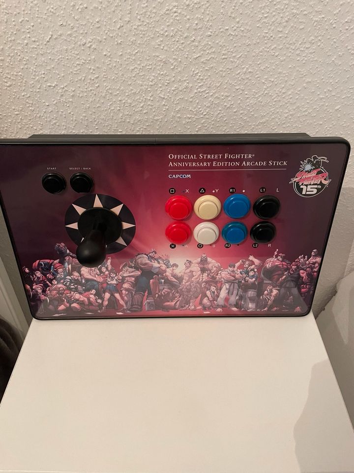 Street Fighter Arcade Stick 15th anniversary Edition in Hannover