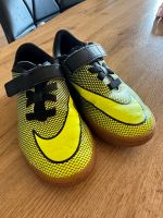 Nike Fußballschuhe Hallenschuhe Kinder Gr. 29.5 Rheinland-Pfalz - Saarburg Vorschau