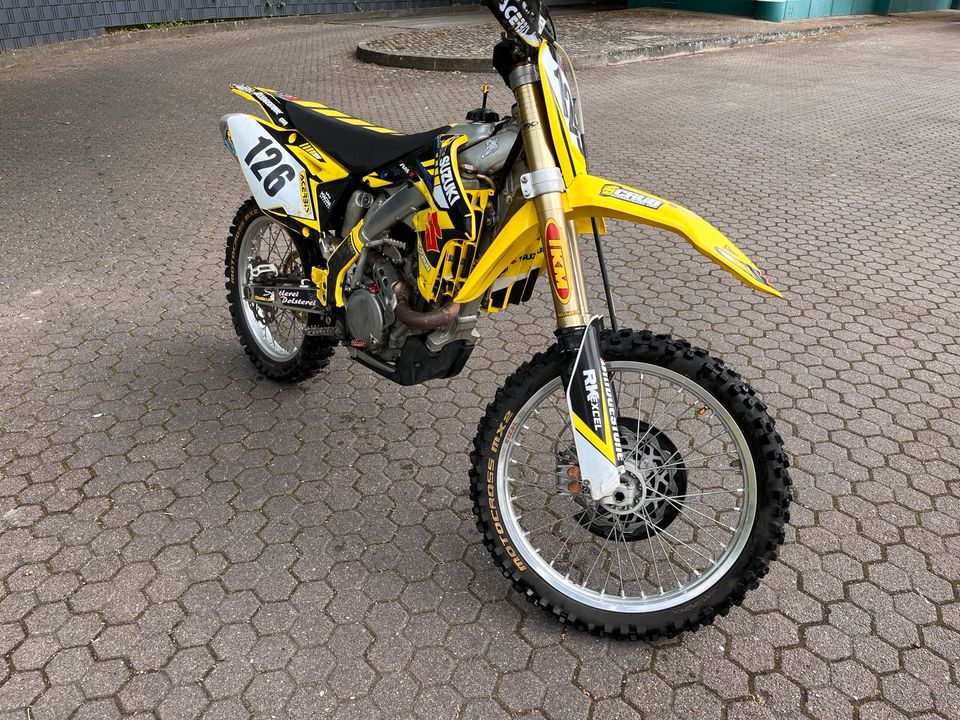 Suzuki RMZ 450 ( no Ktm Husqvarna Yamaha Kawasaki ) in Neuenhagen