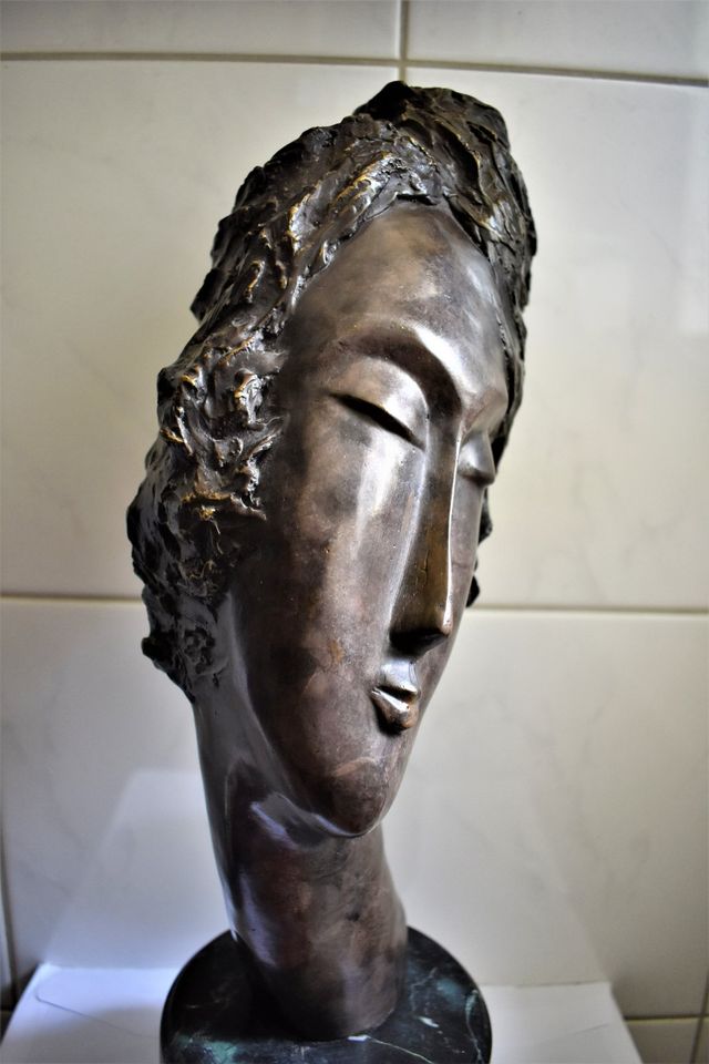 Bronze Büste 44 cm Kopf Frau Hommage Modigliani Skulptur Plastik in Mosbach