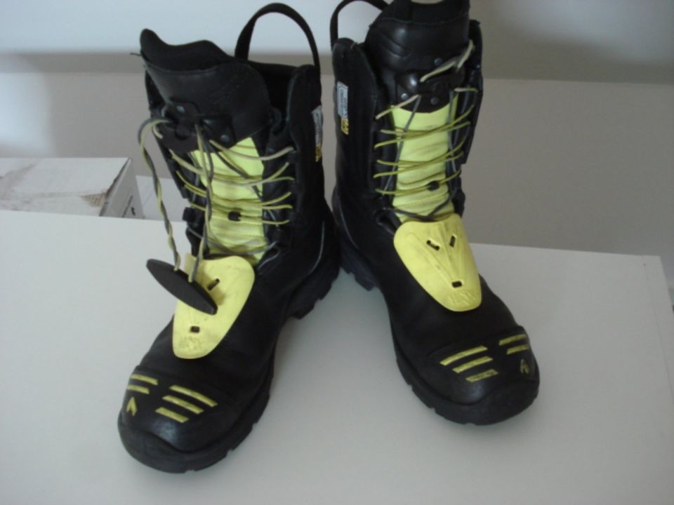 Feuerwehrstiefel Haix Fire Eagle Gr. 44, guter Zustand in Borken