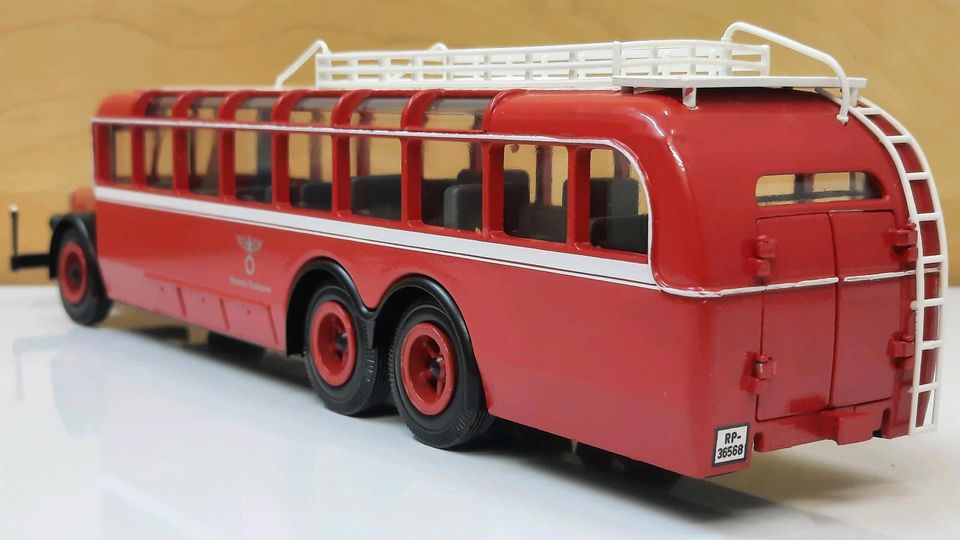 Conrad Mercedes Benz O 10000 Limited Edition 1:43 Vitrinenmodell in Menden