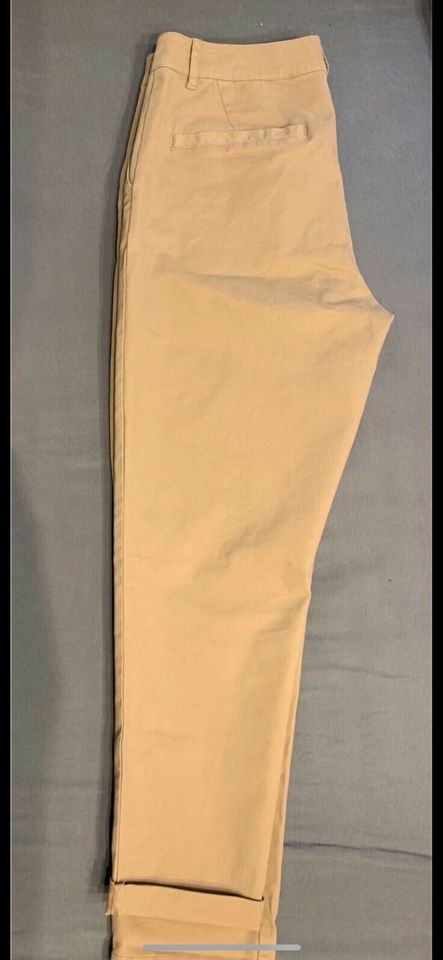 Beige Chino Hose Gr. 30/29 in Braunschweig