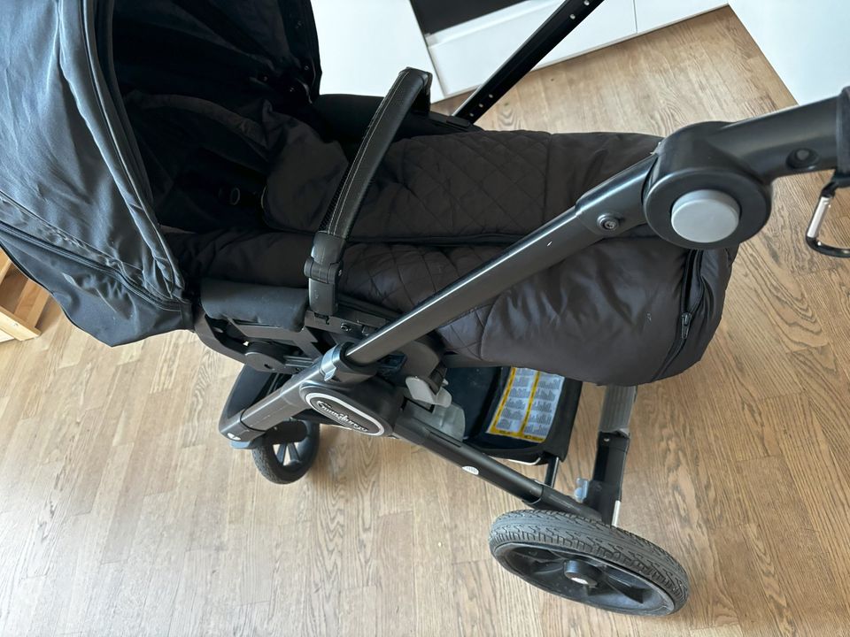 Emmaljunga NXT90 Kinderwagen mit Buggy und Fußsack schwarz in München