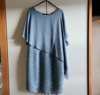 Cocktailkleid mit asymmetri. Cape in rauchblau, Abendkleid Gr. 46 Nordrhein-Westfalen - Halver Vorschau