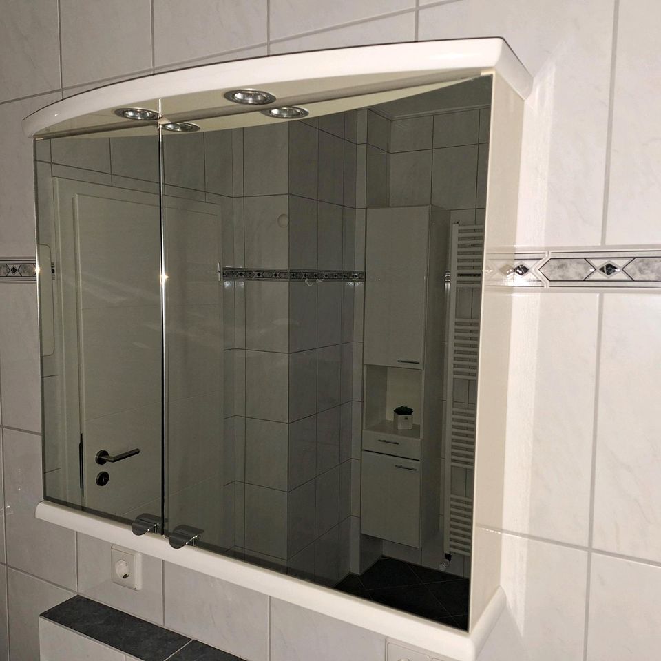 Badezimmermöbel - günstig abzugeben in Lingen (Ems)
