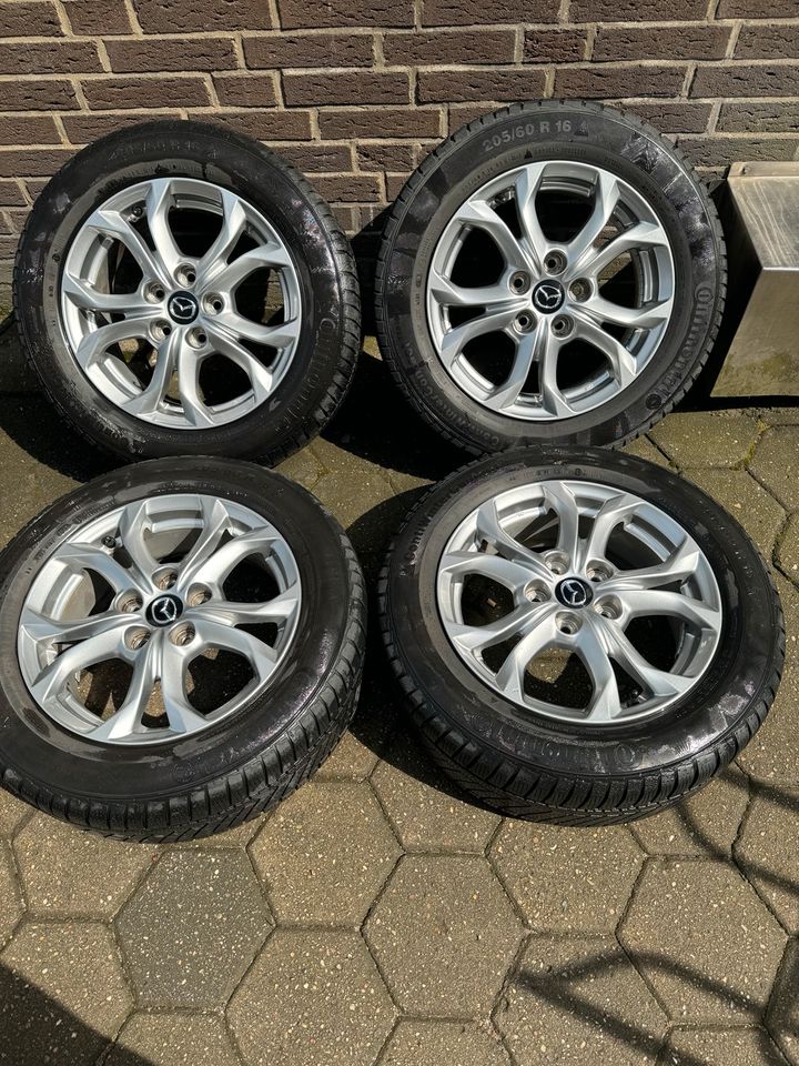 Mazda 3 Reifen Räder Alufelgen 205/60 R16 92H in Toppenstedt