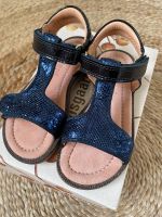 Bisgaard Sandalen Gr. 26 blau Navy Leder NEU Niedersachsen - Pattensen Vorschau