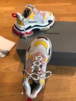 Balenciaga Triple S Bayern - Augsburg Vorschau