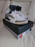 Sehr schöne RaritätSchuhe in Größe 44 von AIR Jordan 4 Retto. Top Bielefeld - Milse Vorschau