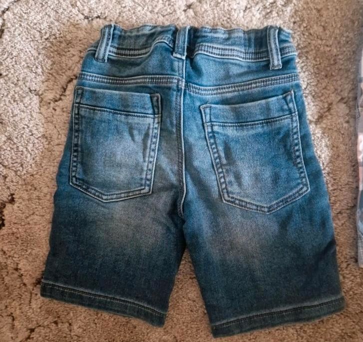 Shorts jean Stoff , gr.110 top Zustand in Nürnberg (Mittelfr)