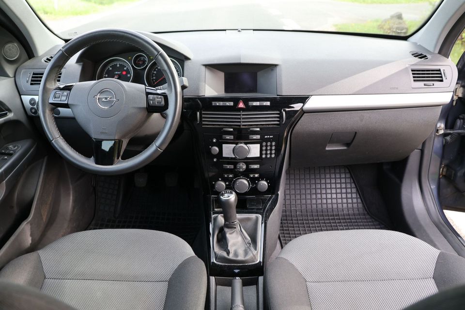 Opel Astra H Edition 111Jahre AHK Klimaaut Sitzhg TÜV in Giebelstadt