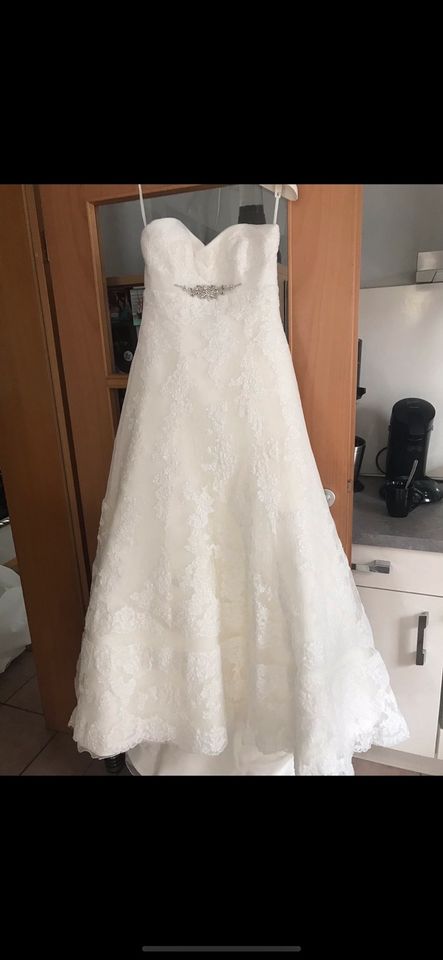Brautkleid komplett aus Spitze in Heimertingen