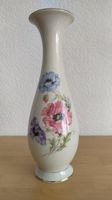 Vase mit Blumen Motive Goldrand Alte Bavaria Porzellan 33 cm Baden-Württemberg - Biberach an der Riß Vorschau