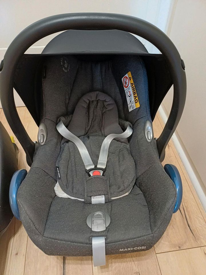 Maxi Cosi plus Isofix Station in Hamburg