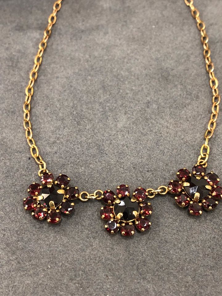 Granatcollier in 333/8k Gold in Bonn