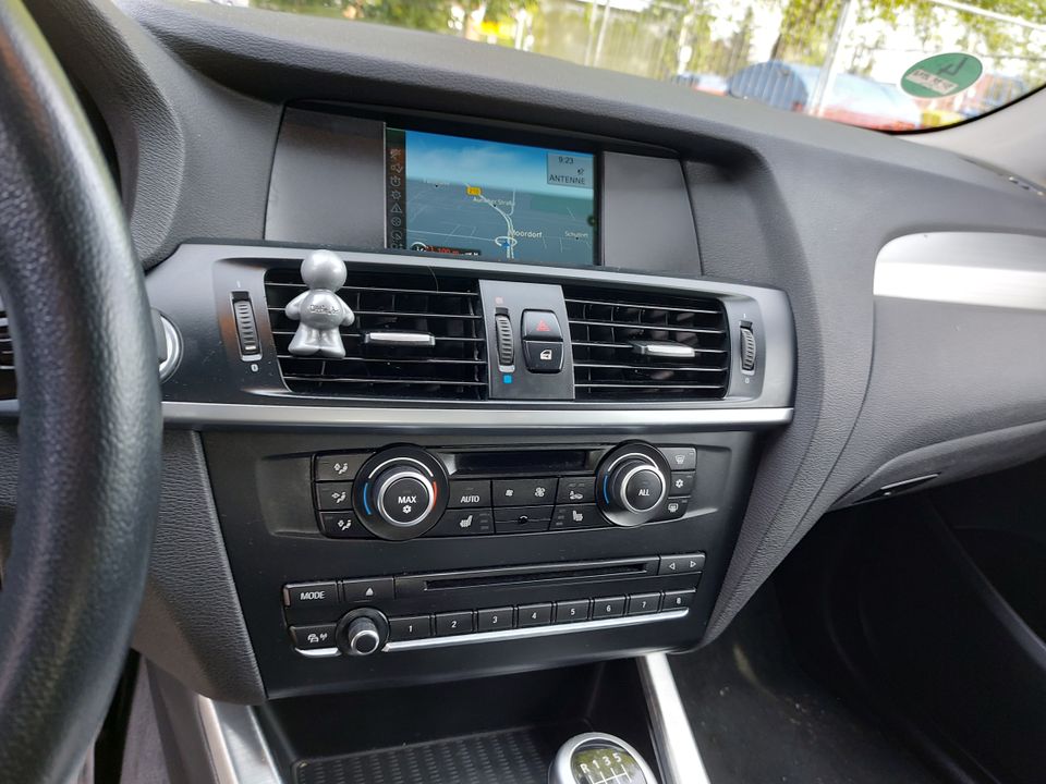 BMW X3 xDrive 2.0d viele neuen Teile in Großefehn