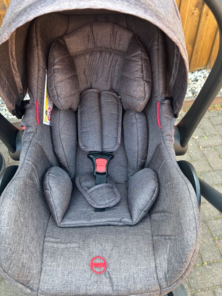 Kinderwagen Set inkl Babyschale in Bobritzsch-Hilbersdorf