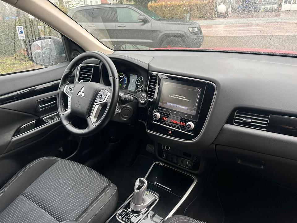 Mitsubishi Outlander PHEV Basis 4WD*CAM*SERVICE NEU*1.HAND in Menslage
