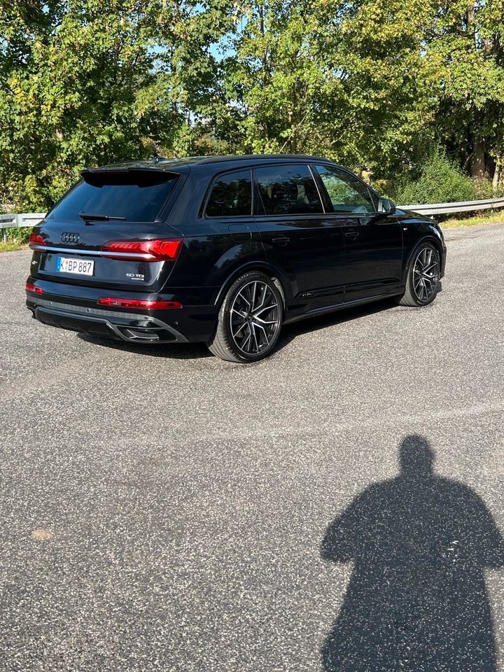 Audi Q7 50 TDI Sline 22 zoll Laser Sthz Luft in Köln