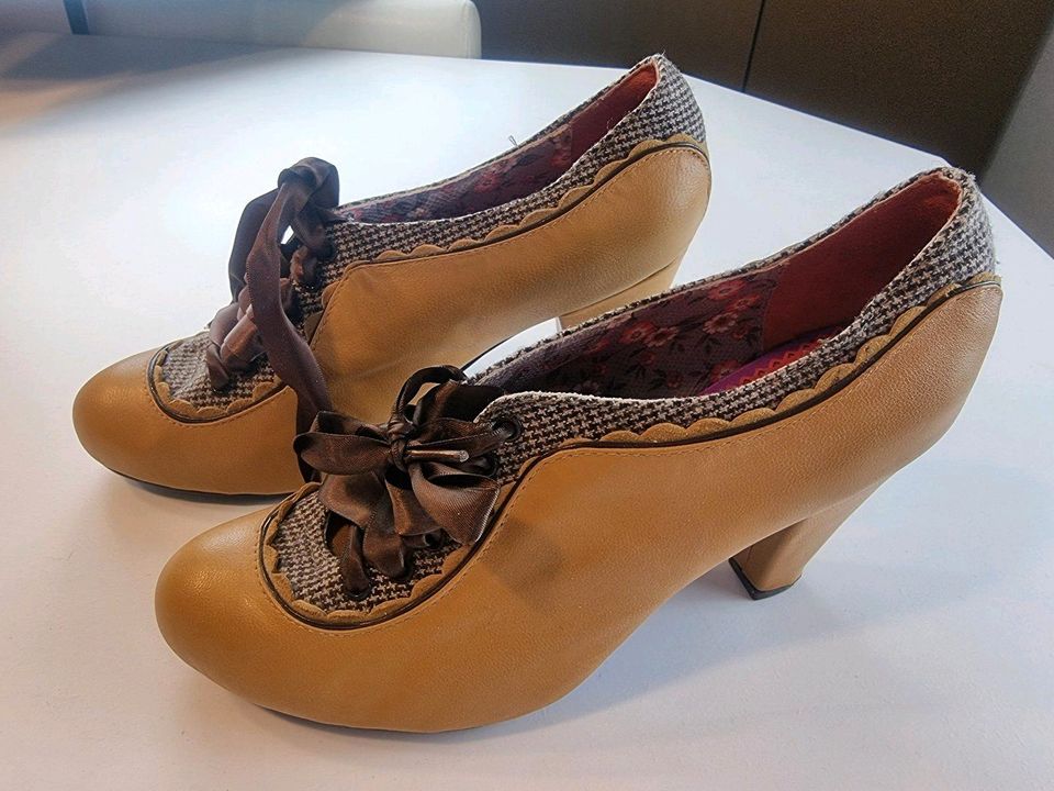 *NEU* POETIC-LICENCE Pumps 40 senfgelb Cosplay pin-up Rockabilly in Köln