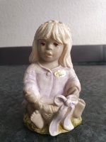 Alice Figur Mädchen mit Korb und Schleife Essen - Essen-West Vorschau