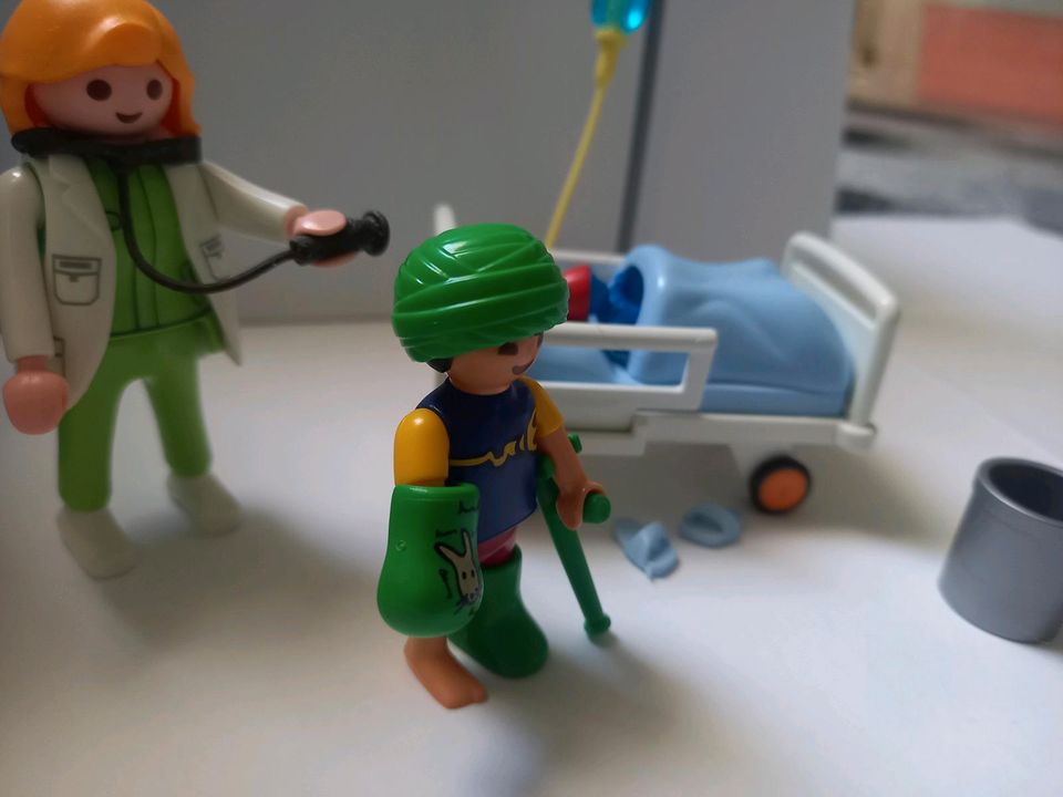 Playmobil-City Life Kinderkrankenbett 6661 in Prödel