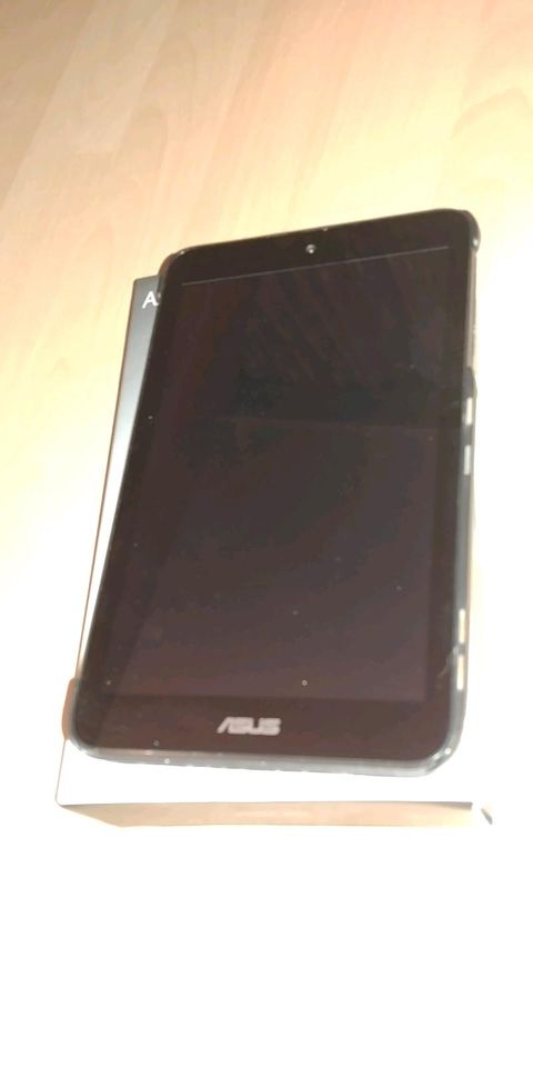 Asus Memopad 8 , defekt, als Ersatzteilespender in Remchingen