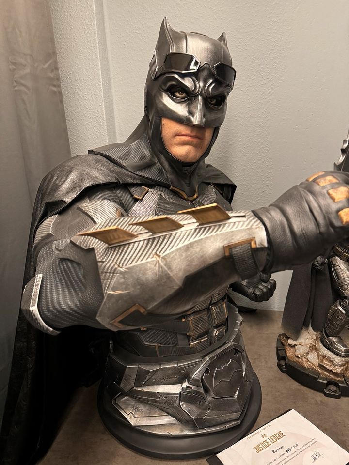 Batman life size Bust 1/1 Infinity Studios in Kassel