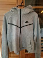 Nike Tec Jacke Mädchen/ Damen Brandenburg - Panketal Vorschau