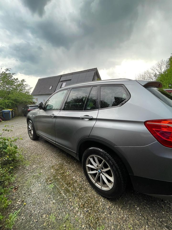 BMW X3 2.0 D X-Drive 184PS Bj. 12/2010 in Solingen