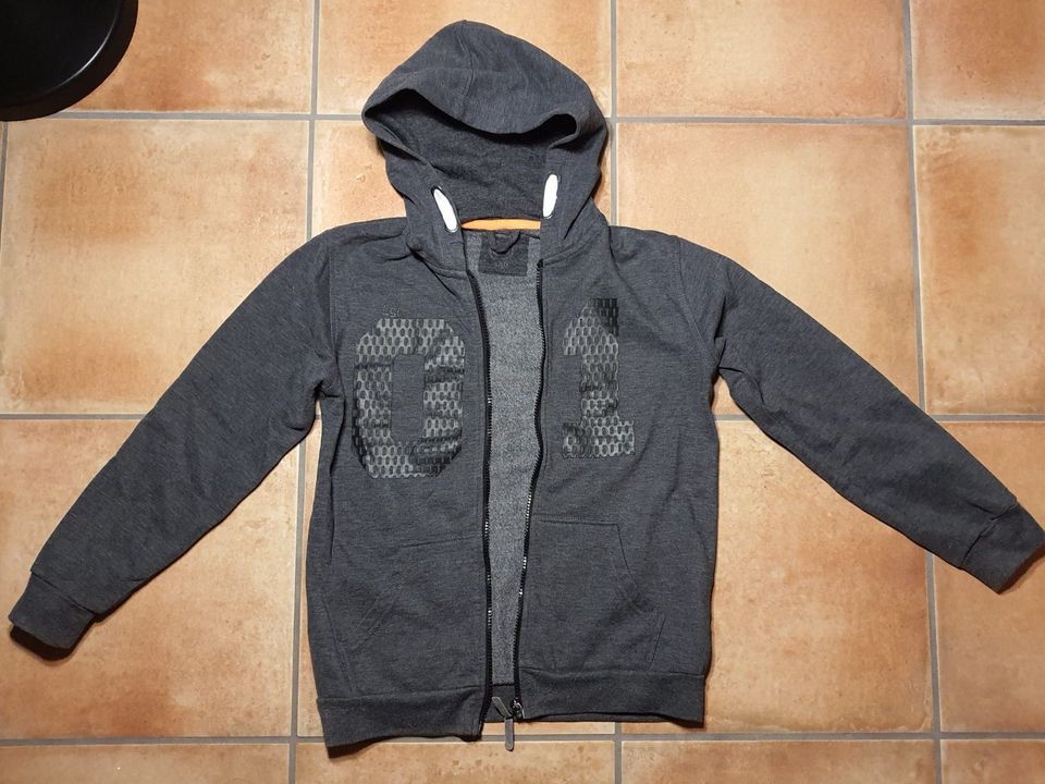 Sweatshirt - Funktionsjacken/ Hoodies, Gr.146/152, Je 7 € ! in Berlin