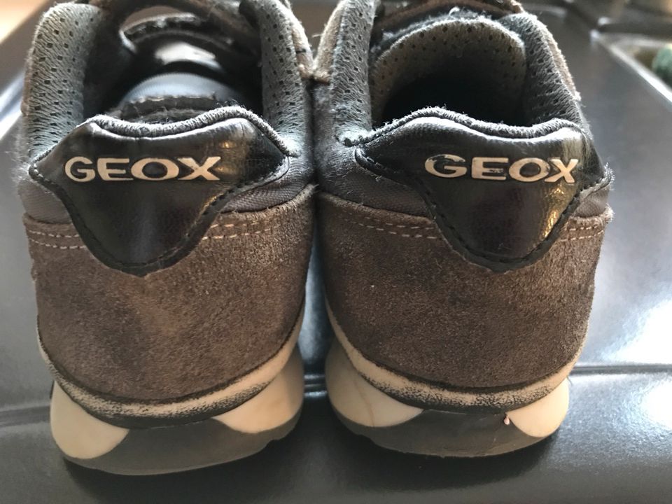 Geox Sneakers Schuhe Klettverschluss dunkelgrau anthrazit Gr. 30 in Elsdorf