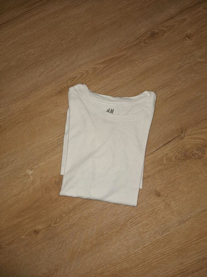 1a Zustand! H&M Basic T-Shirt Gr. 110 / 116,  Bio Baumwolle weiß in Regensburg