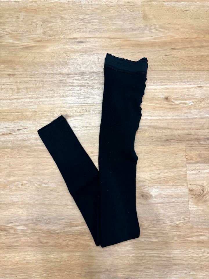 Schwarze Strickleggings (Falke, Gr. M) in Kiel