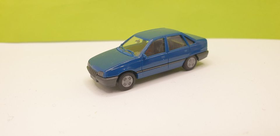 Herpa Opel Kadett E limo "Stufe" in 1:87-HO in Böblingen