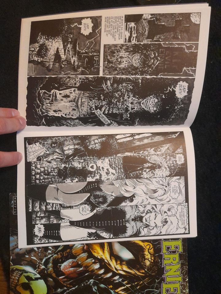 Alte Chaos Comics aus den 1990er Jahren in Ruhstorf an der Rott