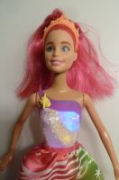 Barbie Puppe in Regenbogenfarben, leuchtet, wie neu! Bayern - Neumarkt i.d.OPf. Vorschau