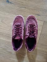 Samt Velour Sneakers in lila/ brombeere von Asos Berlin - Neukölln Vorschau