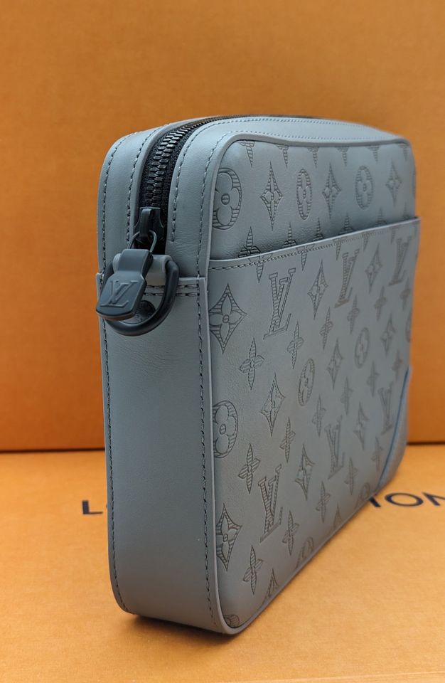 Louis Vuitton Duo Messenger Monogram Shadow Leder Grau Tasche in Kiel