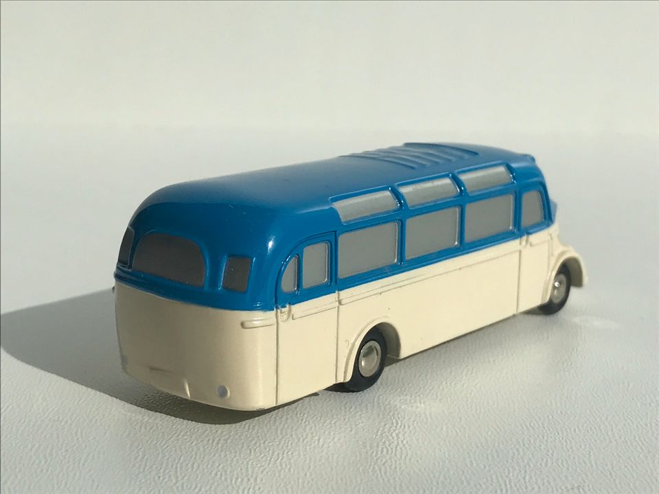 Schuco Piccolo Mercedes Bus blau weiß 0-3500 1:90 Modell in Bargteheide