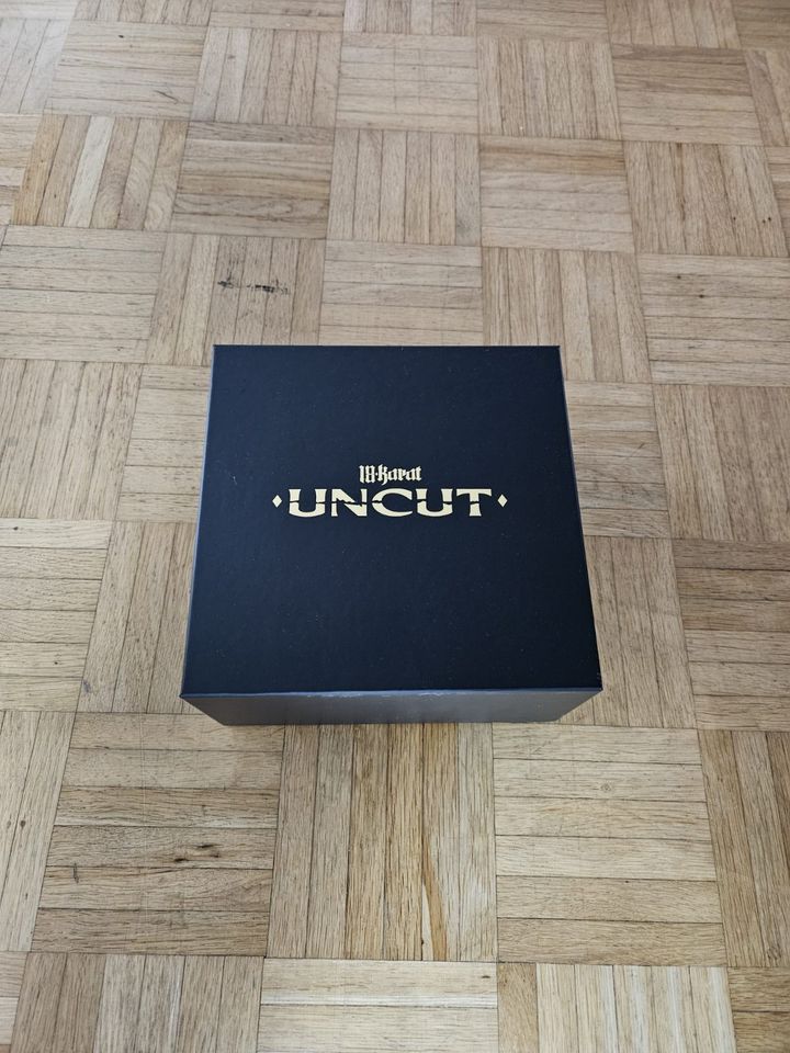 18 Karat - Uncut (Fanbox) in Hamburg