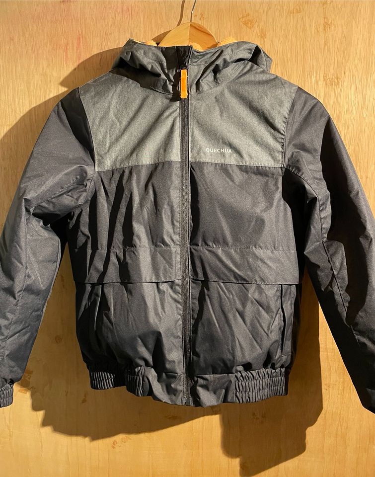 Winterjacke Quechua Kinder Größe 131-140 in Berlin